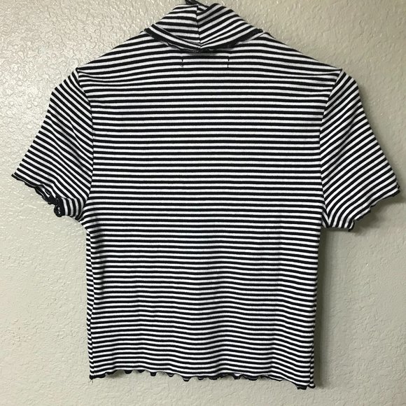 Adam Levine Stripped Turtle Neck - Picture 2 of 3